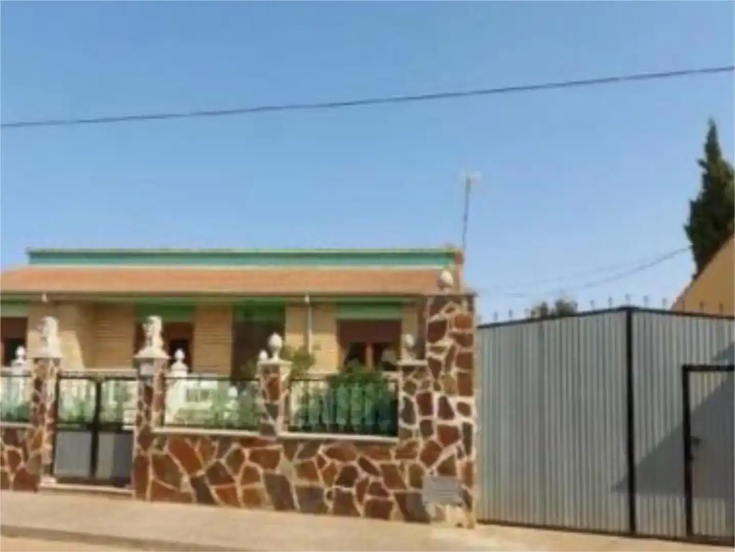 Vista exterior de Casa o xalet en venda en Gordoncillo amb Jardí privat