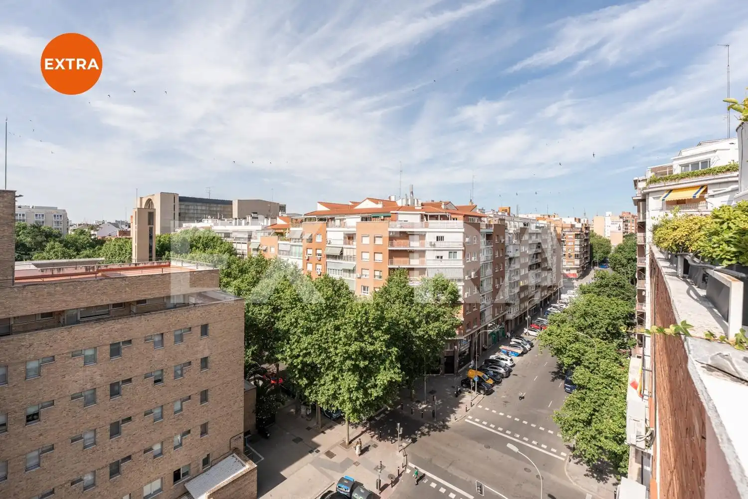 Vista exterior de Àtic en venda en Madrid amb Calefacció i Parquet