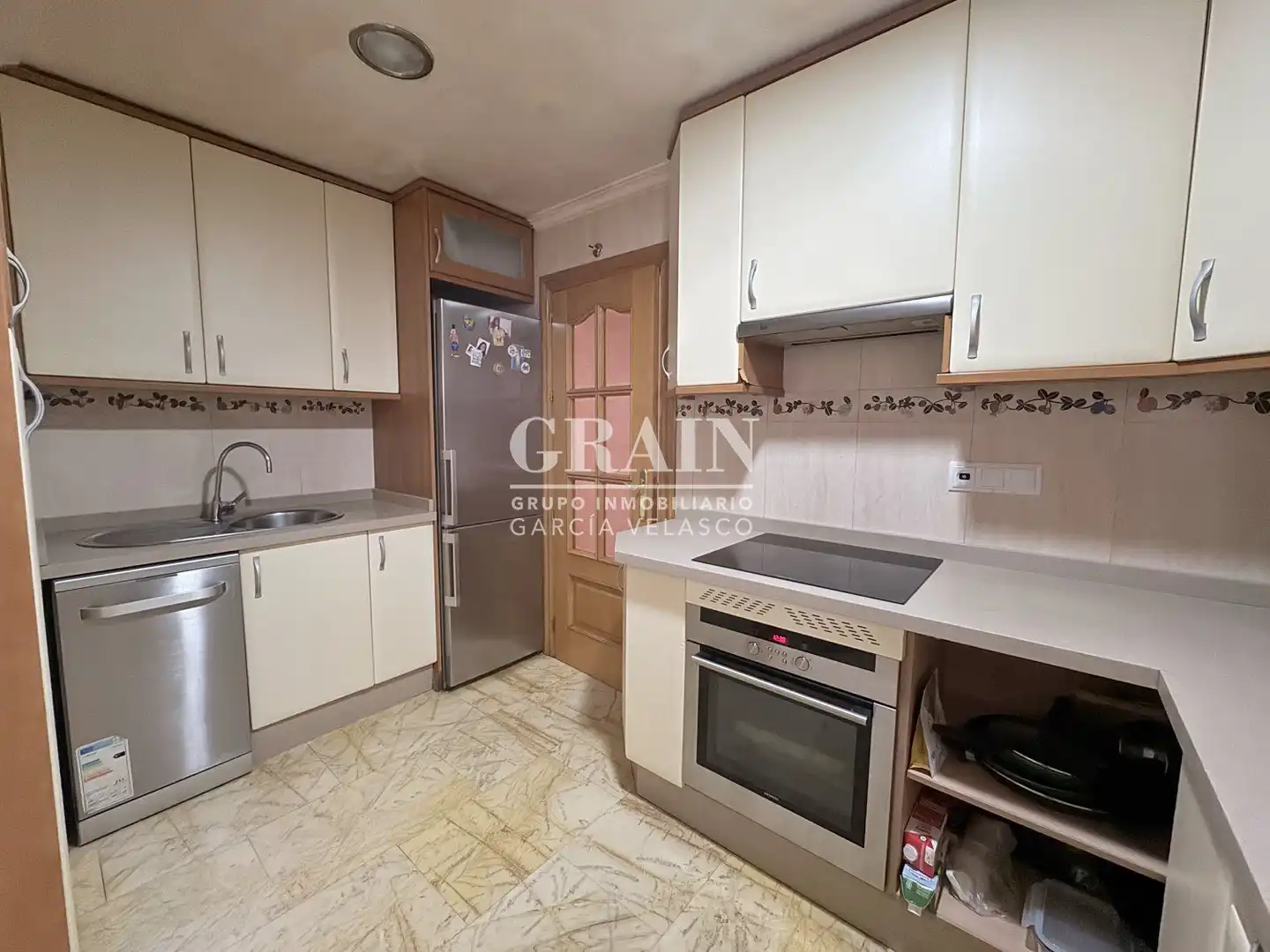 Kitchen of Flat for sale in Albacete  with Air Conditioner, Heating and Parquet flooring