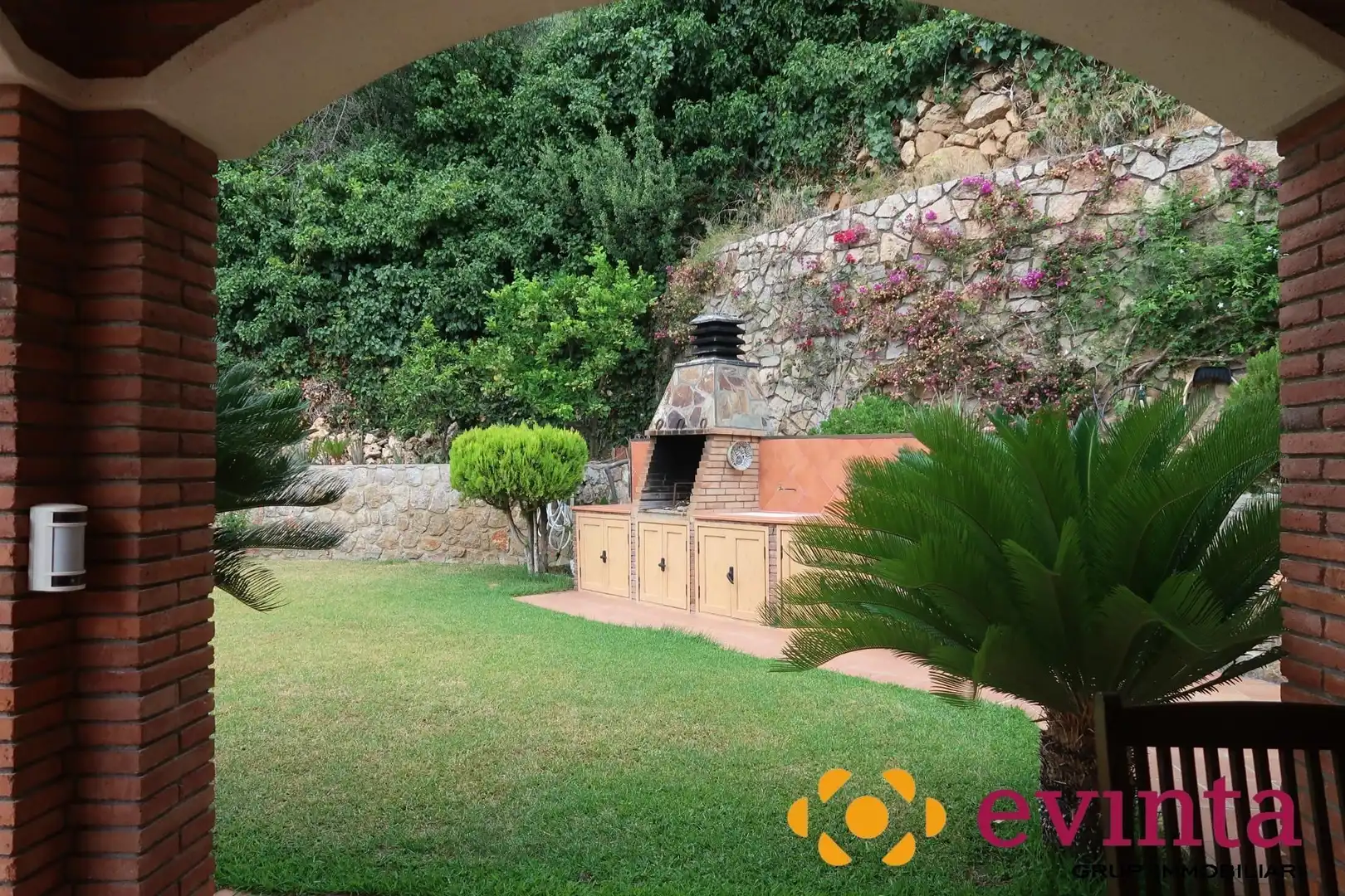 Jardín de Casa o chalet en venta en Vallirana con Calefacción, Jardín privado y Terraza
