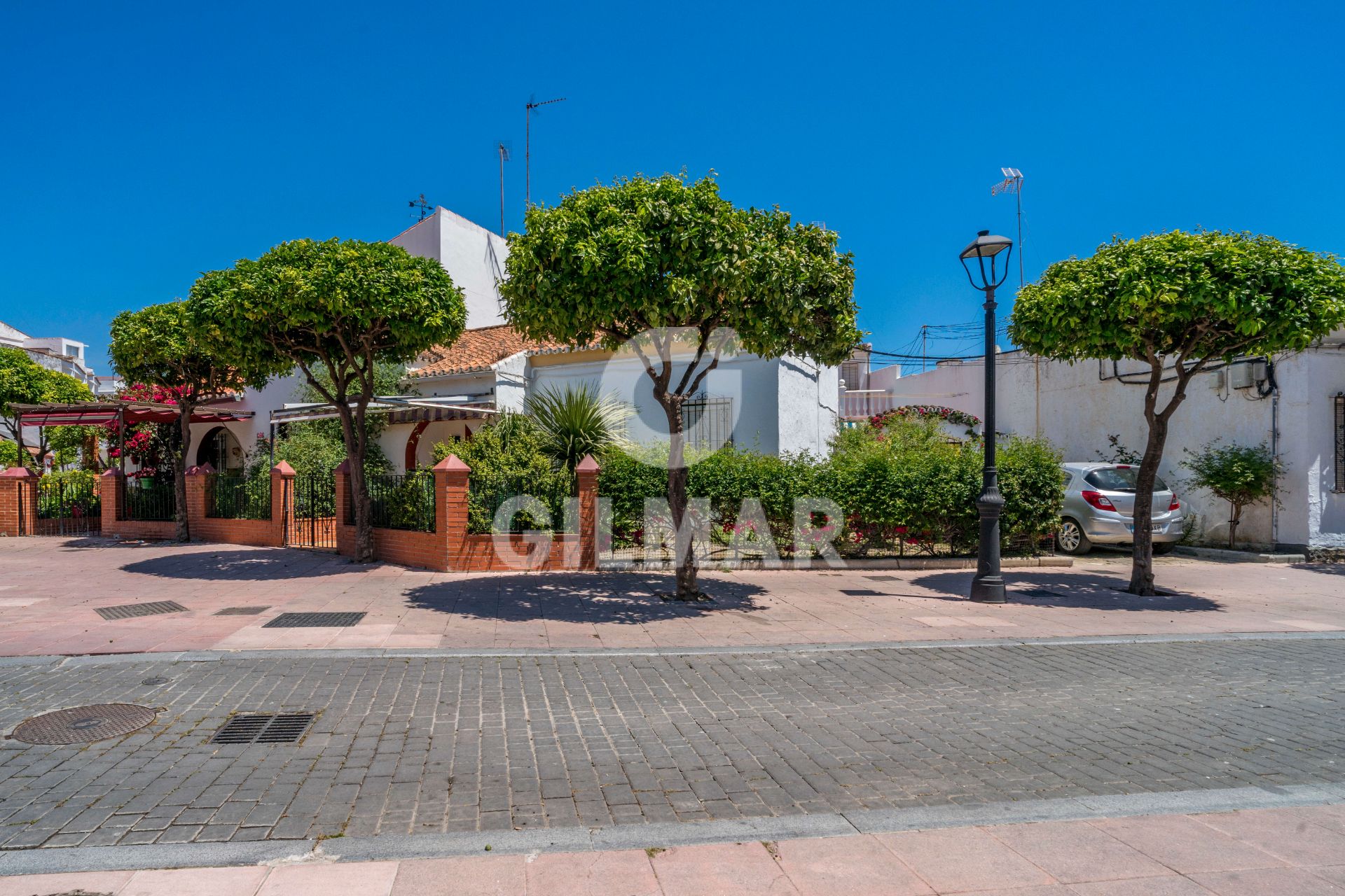 Vista exterior de Casa adosada en venda en Estepona
