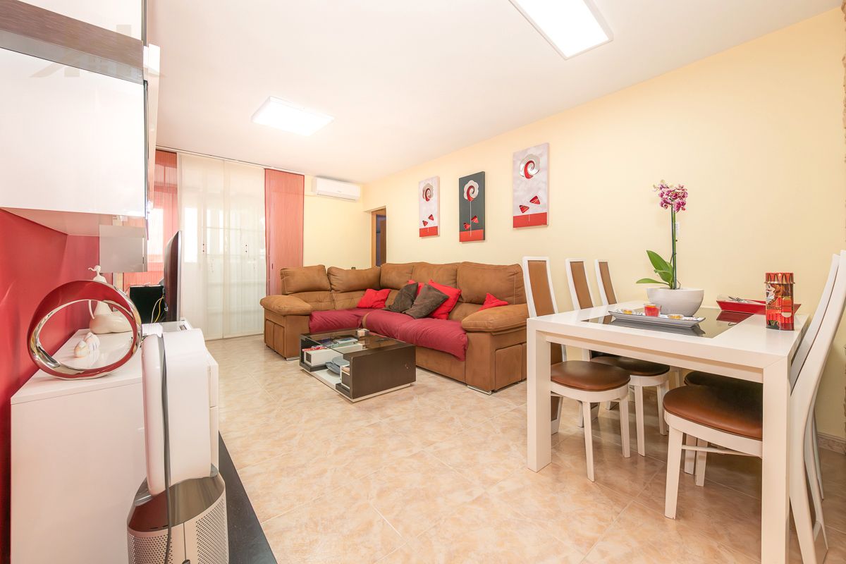 Living room of Flat for sale in Fuenlabrada  with Air Conditioner, Heating and Terrace