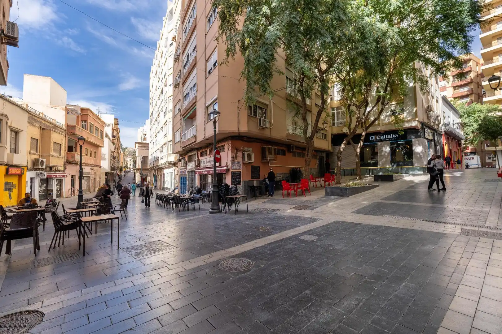 Vista exterior de Piso en venta en Almería con Terraza
