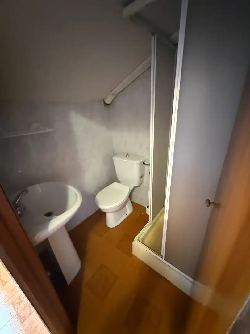 Bany de Edifici en venda en Siero amb Alarma