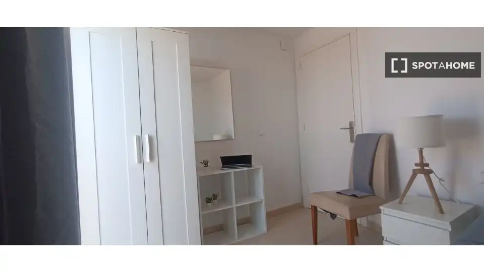 Room in Es Portixol - Es Molinar