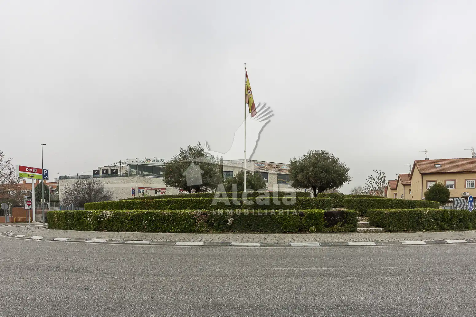 Exterior view of Industrial buildings for sale in Daganzo de Arriba, Madrid
