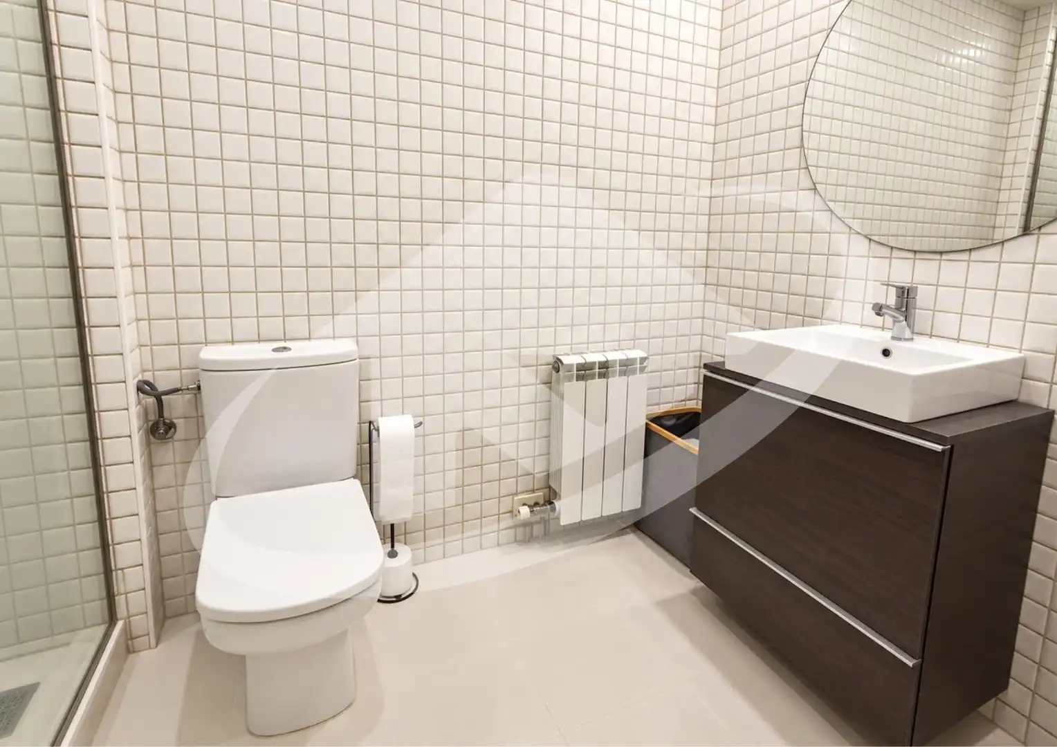Bathroom of Flat for sale in Sabadell  with Parquet flooring