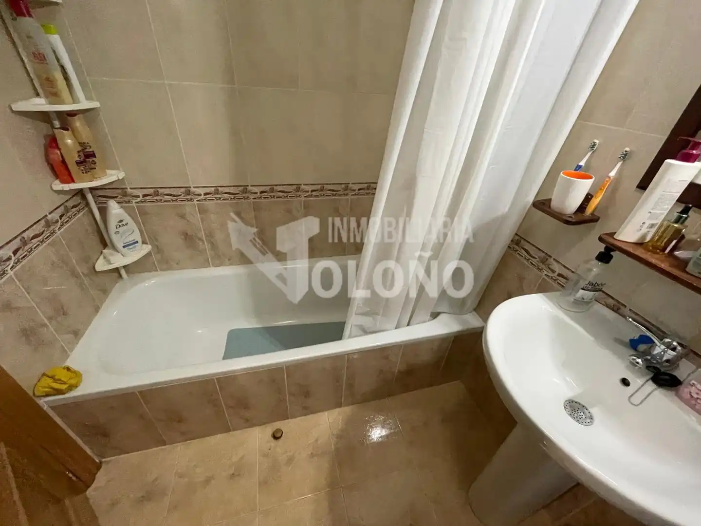 Baño de Apartamento en venta en Leiva con Calefacción, Parquet y Amueblado