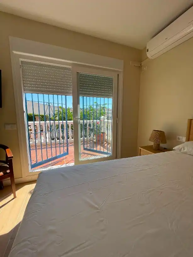 Dormitori de Casa o xalet en venda en Vélez-Málaga amb Aire condicionat, Calefacció i Jardí privat