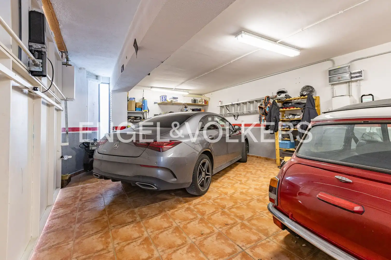 Parking de Casa o chalet en venta en Matadepera con Aire acondicionado, Calefacción y Jardín privado