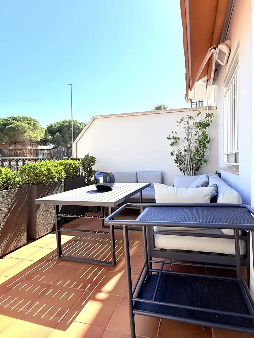 Terrassa de Casa o xalet en venda en Sant Boi de Llobregat amb Aire condicionat, Calefacció i Jardí privat