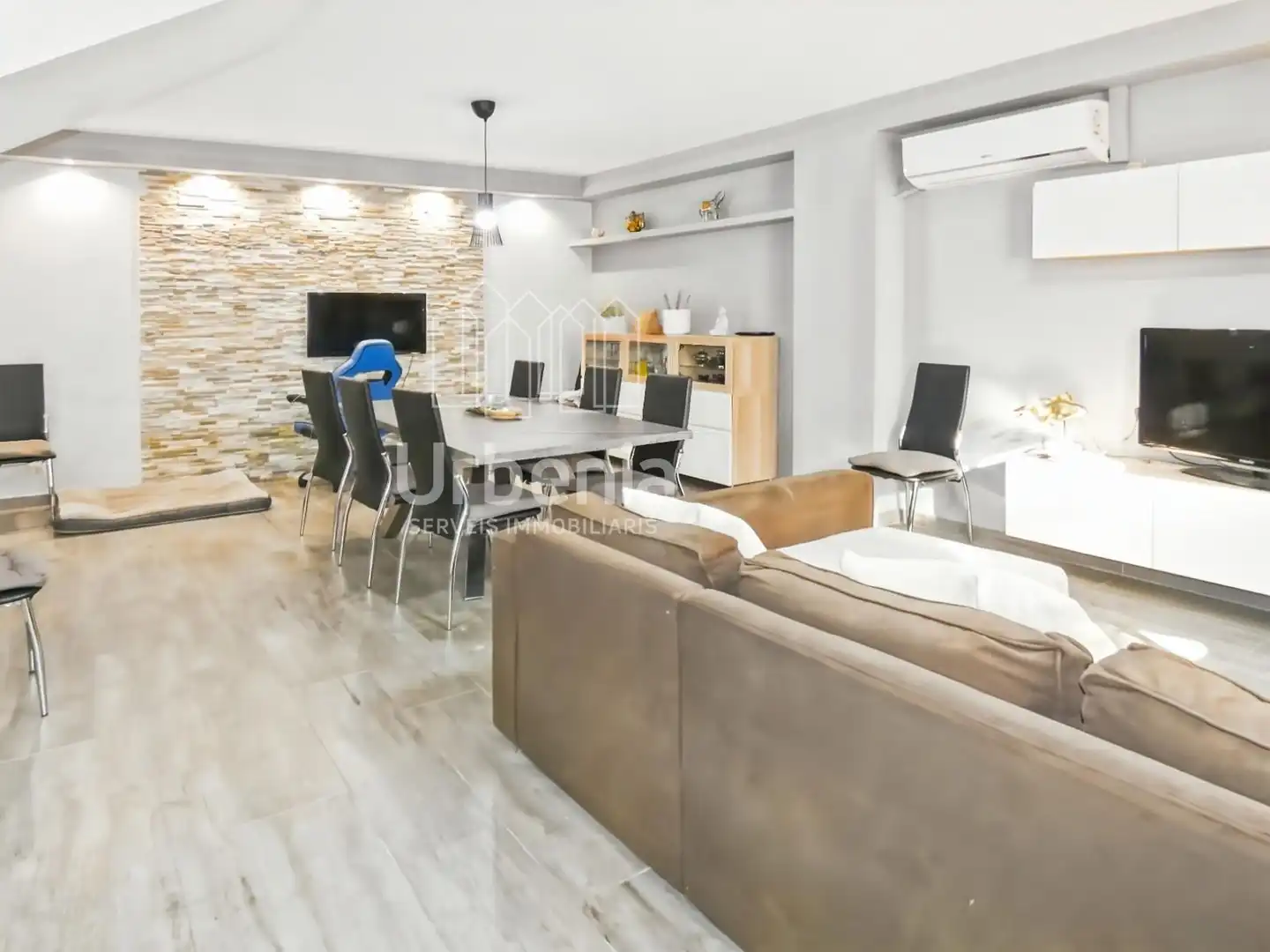 Sala d'estar de Casa o xalet en venda en Mataró amb Aire condicionat, Calefacció i Terrassa