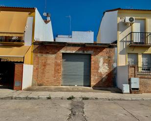 Vista exterior de Residencial en venda en Lora del Río