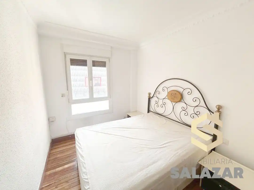 Bedroom of Flat for rent in Bilbao   with Heating