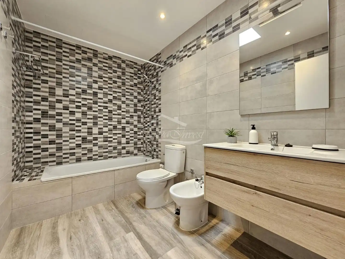 Baño de Casa adosada en venta en El Tanque con Aire acondicionado, Jardín privado y Terraza