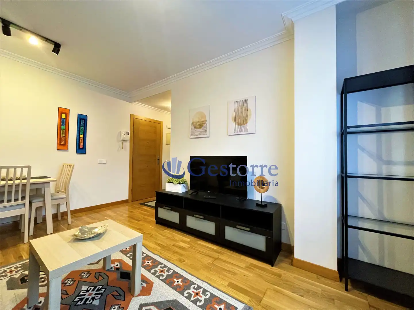 Sala de estar de Piso de alquiler en Oviedo  con Calefacción, Parquet y Trastero