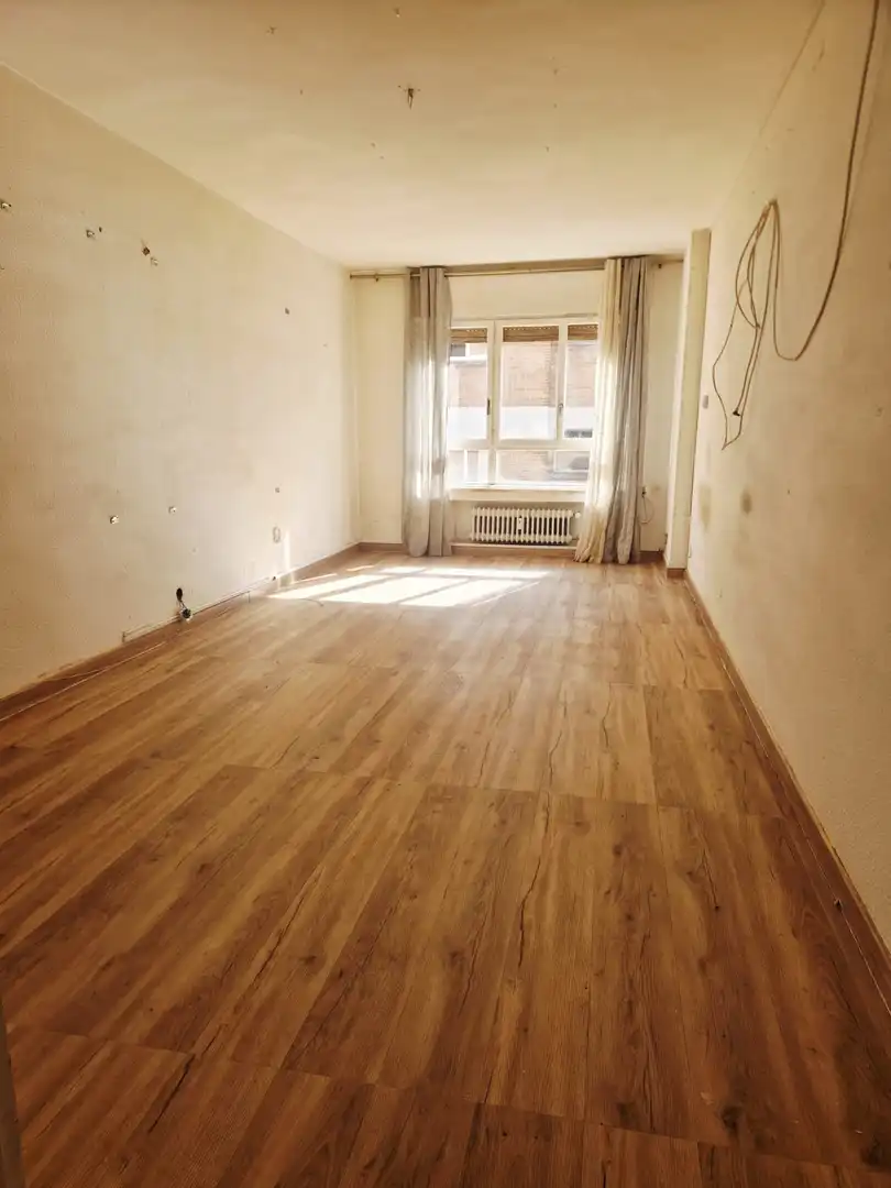 Sala de estar de Piso en venta en Oviedo  con Calefacción