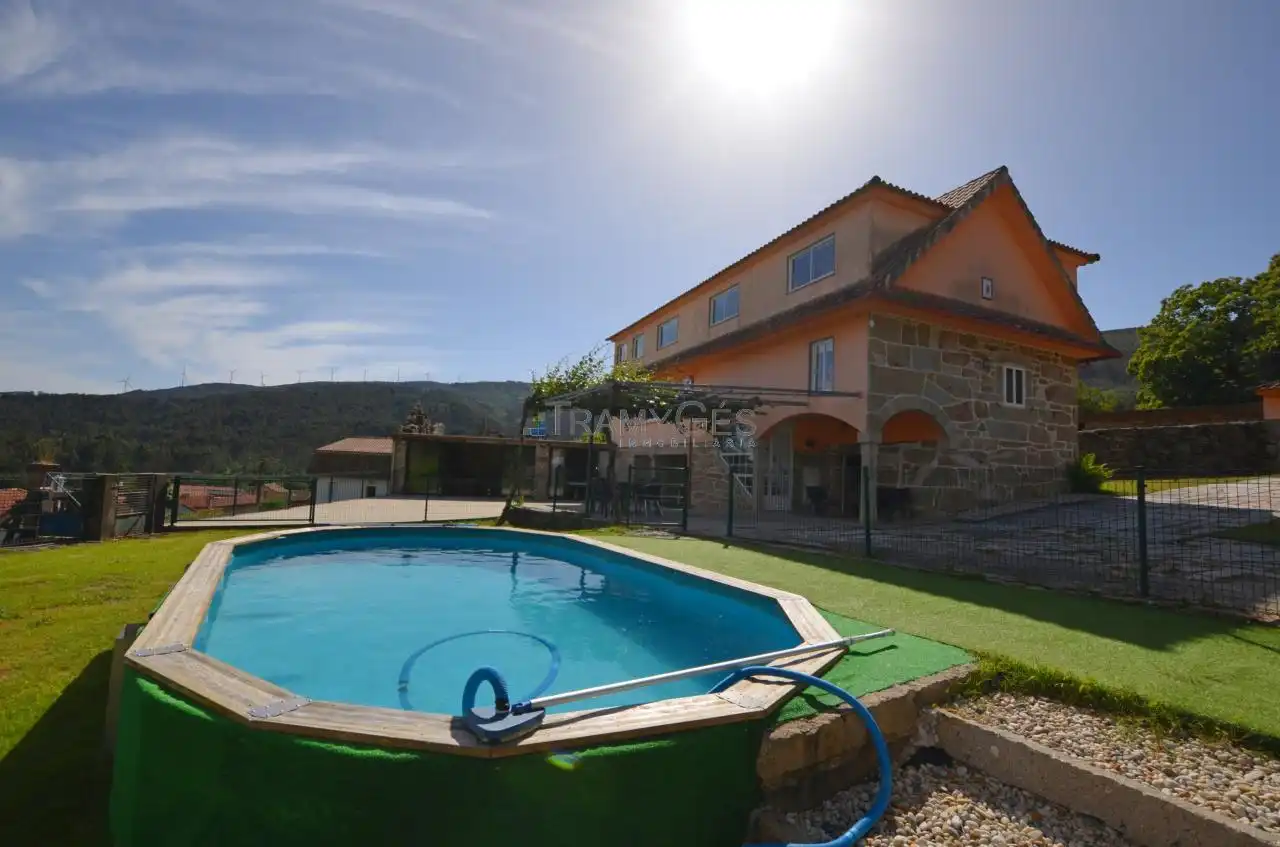 Haus mit Pool zum Verkauf in LUGAR O TESO - LUNEDA