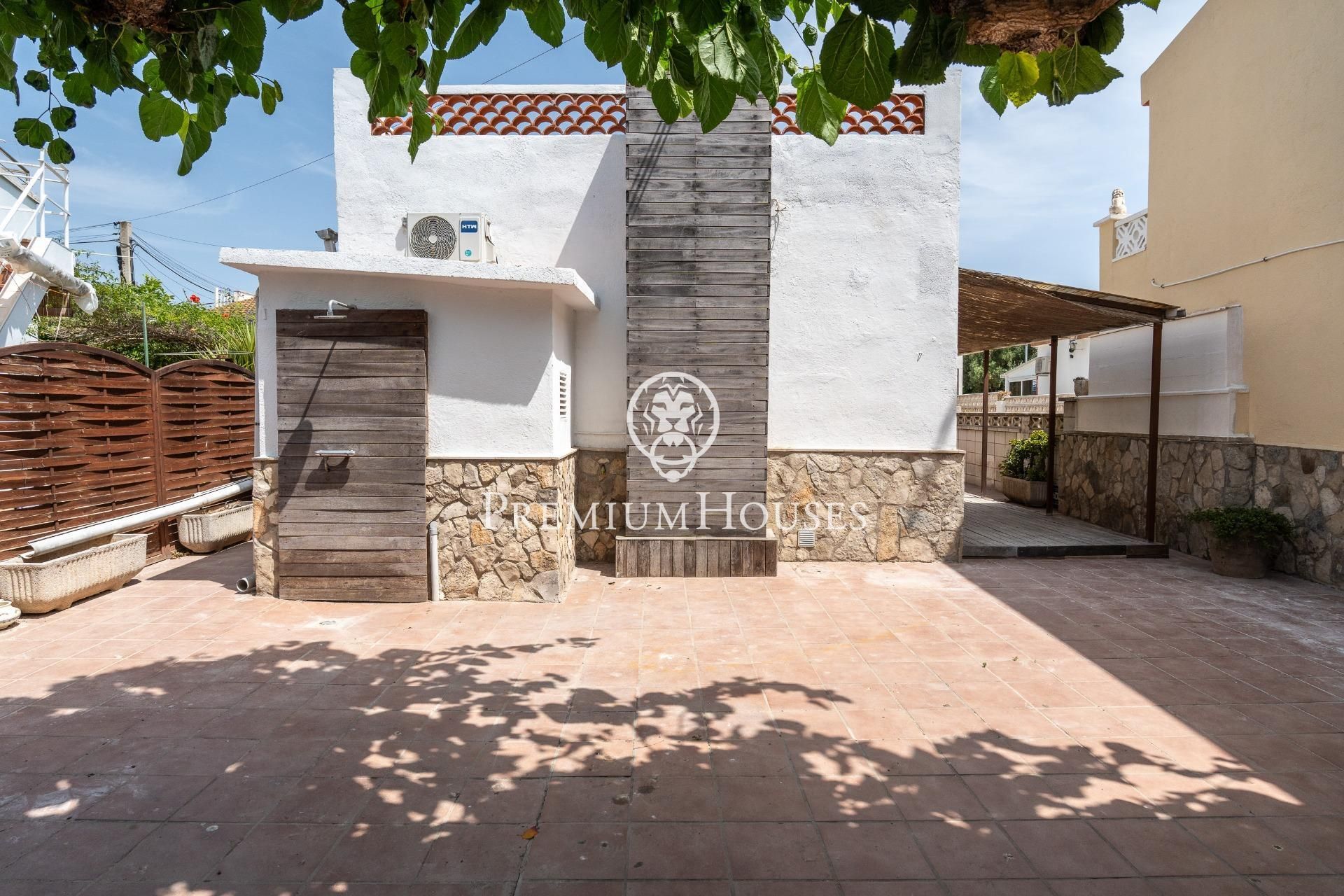 Exterior view of House or chalet for sale in Torredembarra  with Heating, Private garden and Terrace
