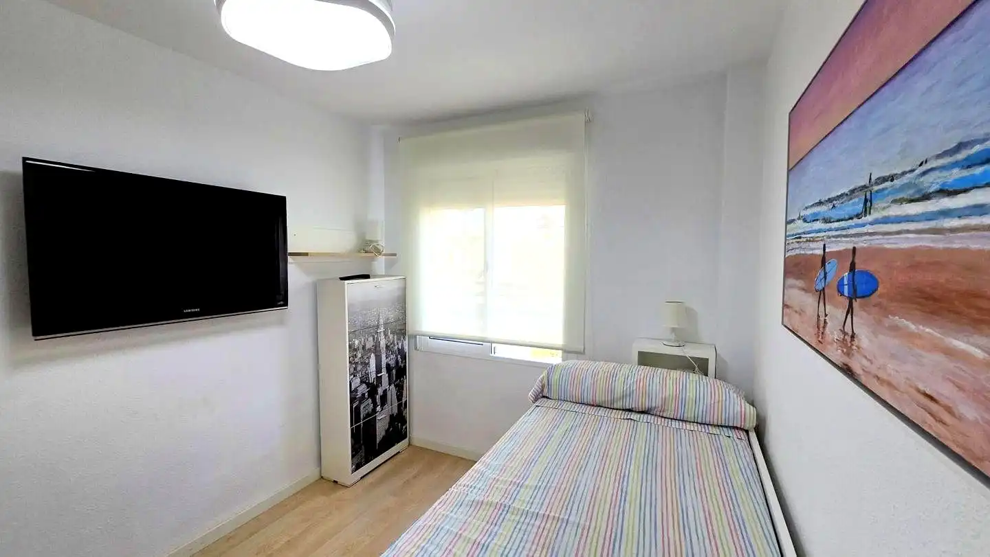 Dormitori de Apartament de lloguer en Gandia amb Aire condicionat, Parquet i Terrassa