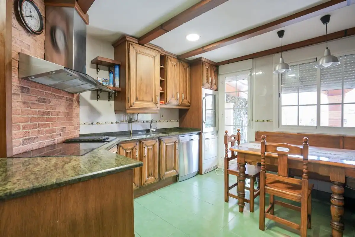 Cocina de Casa adosada en venta en Meco con Aire acondicionado, Calefacción y Jardín privado