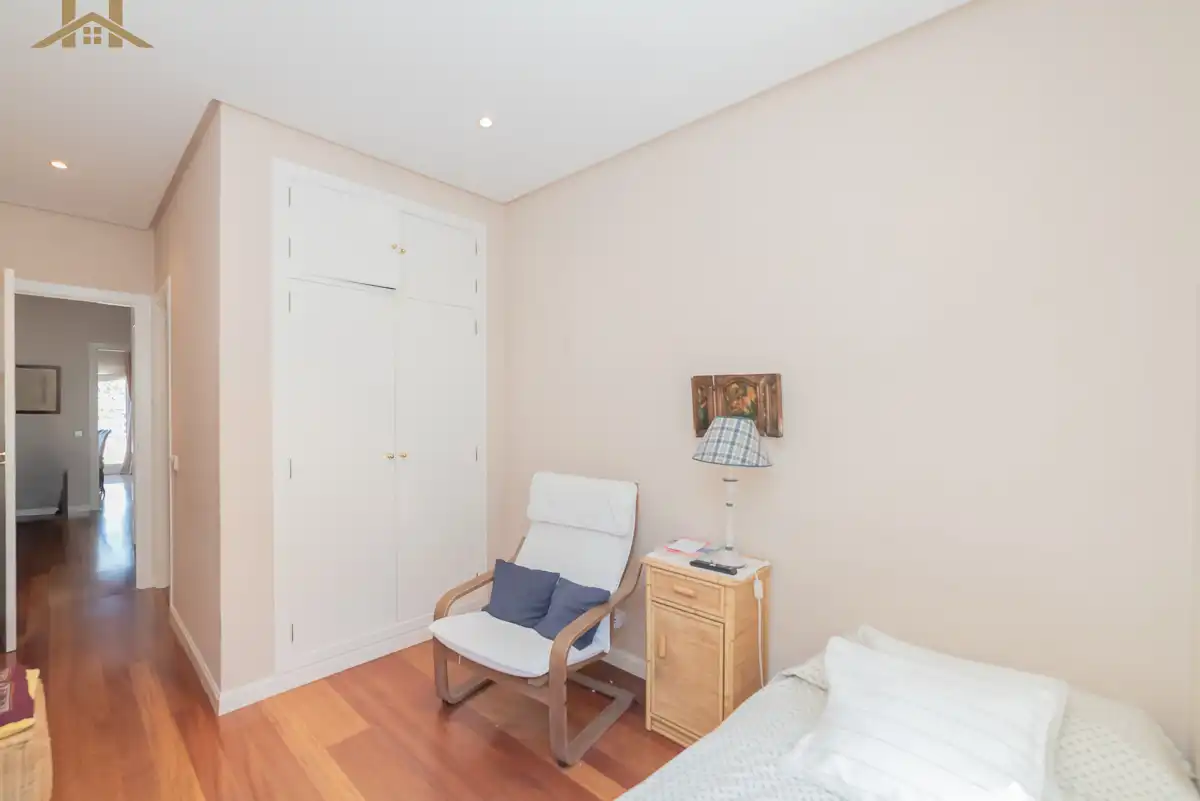 Schlafzimmer von Haus oder Chalet zum Verkauf in Torrelodones mit Heizung, Privatgarten und Terrasse