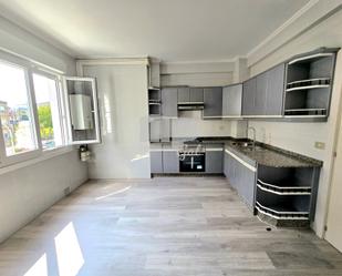 Kitchen of Flat for sale in Vigo 