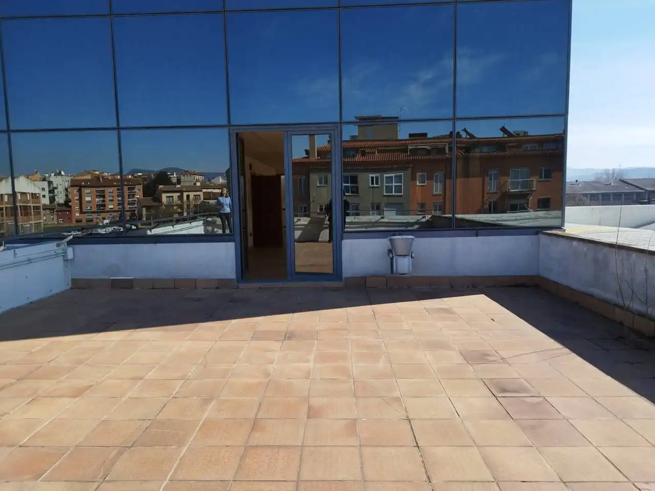 Terrace of Office for rent in Vic  with Heating