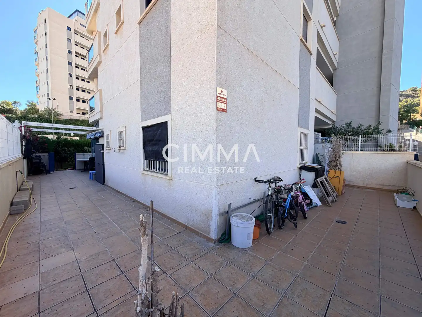 Außenansicht von Erdgeschoss zum Verkauf in Villajoyosa / La Vila Joiosa mit Privatgarten, Terrasse und Schwimmbad