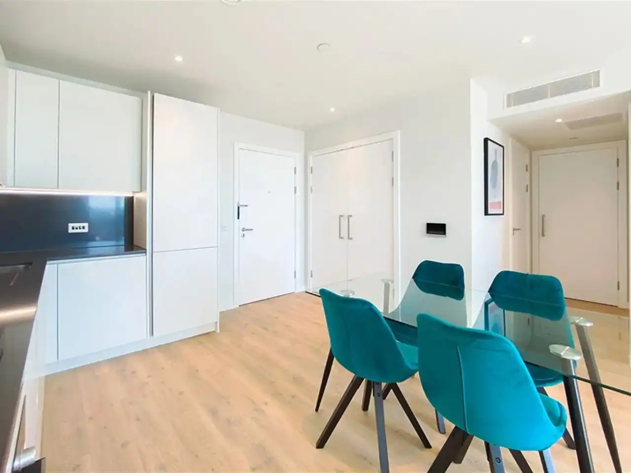 Dining room of Apartments for share in Casco Antiguo