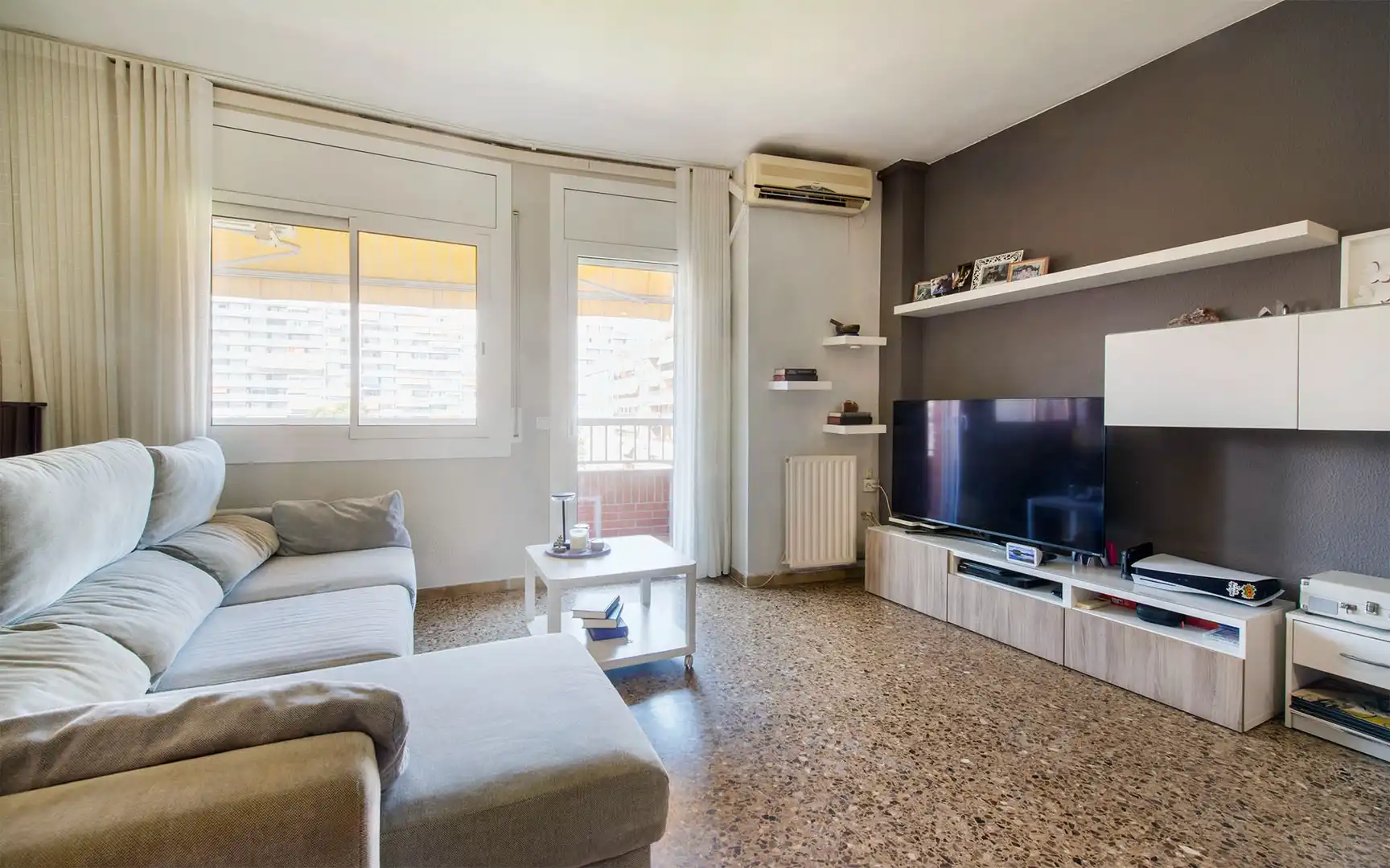 Living room of Flat for sale in Barcelona  with Air Conditioner, Heating and Terrace