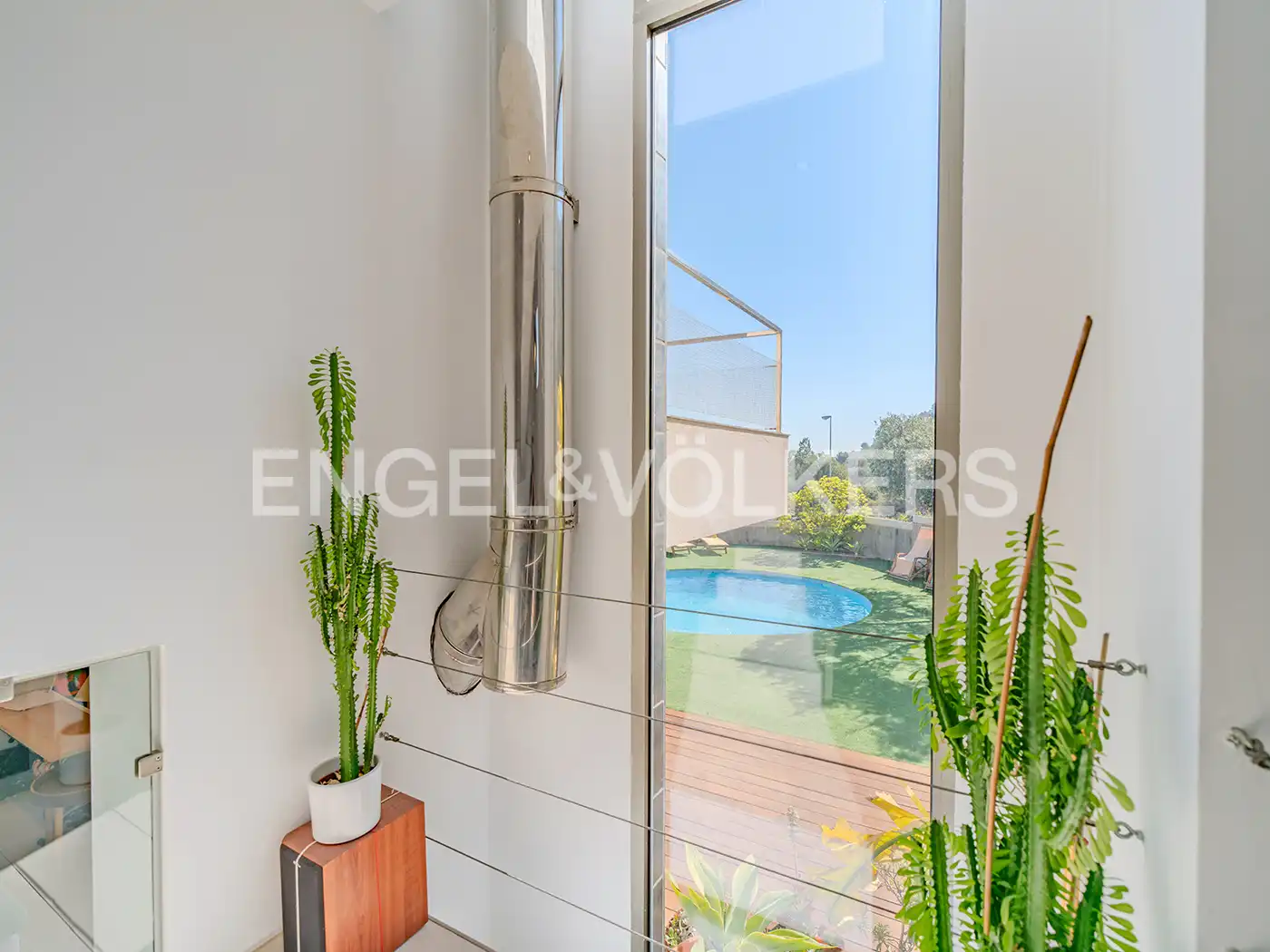 Vista exterior de Casa o xalet en venda en Alicante / Alacant amb Aire condicionat, Calefacció i Jardí privat