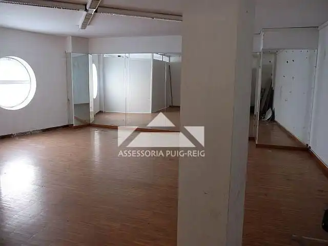 Local comercial en venda a Sant Esteve Sesrovires, imagen 9