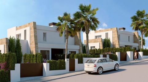 Villa  Semidetached de 3 dormitorios y 2 baños con piscina y jardín en Algorfa, imagen 3