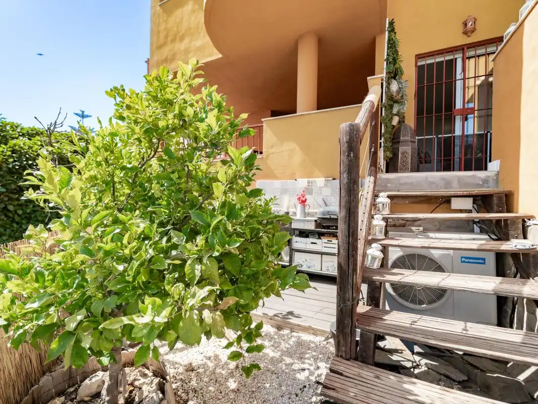 Terrassa de Planta baixa en venda en Marbella amb Aire condicionat, Calefacció i Jardí privat