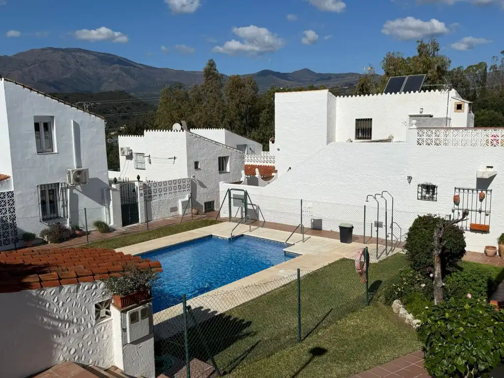 Habitatge amb piscina en venda a Selwo, imagen 3