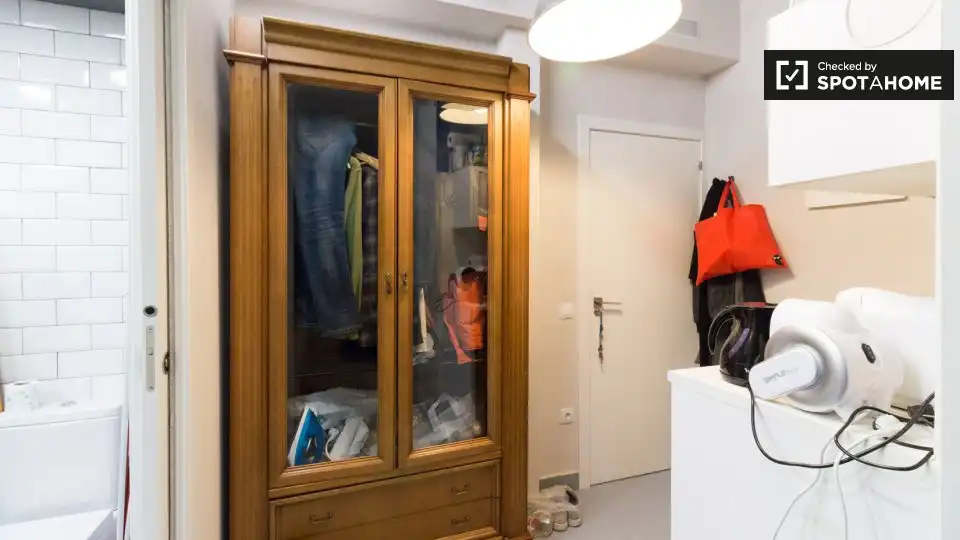 Flat for rent in Barcelona  with Air Conditioner, Heating and Furnished