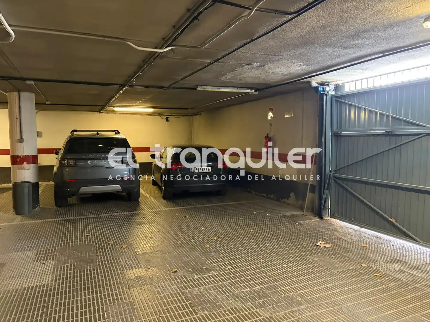 Aparcament de Pis de lloguer en Madrid amb Aire condicionat, Jardí privat i Rentadora
