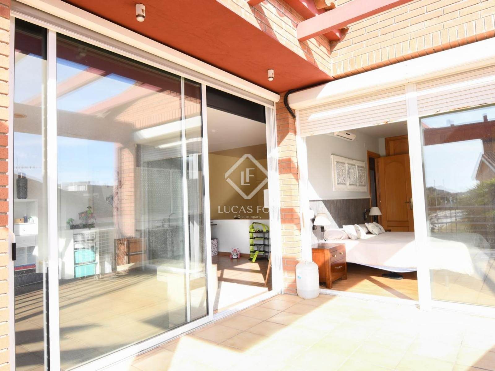 Terrassa de Casa o xalet en venda en Cubelles amb Aire condicionat, Calefacció i Jardí privat