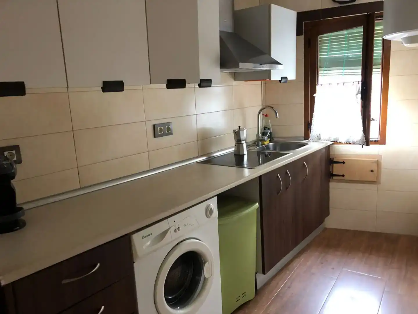 Cuina de Apartament de lloguer en Hervás amb Aire condicionat, Parquet i Moblat