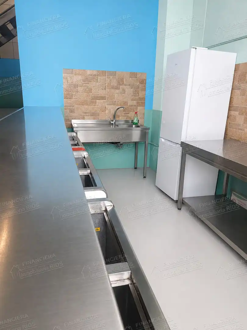 Cocina de Nave industrial en venta en Alcalá de Guadaira