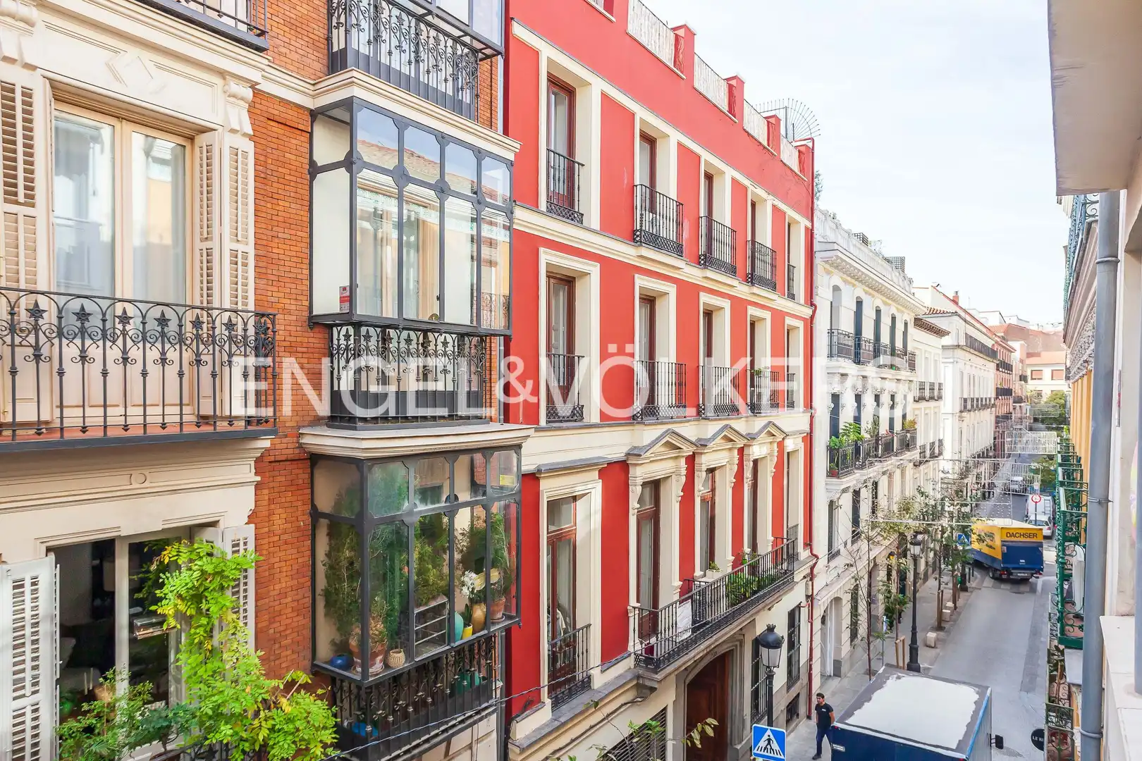 Außenansicht von Wohnung zur Miete in Madrid mit Klimaanlage, Heizung und Möbliert