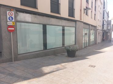 Locale commerciale in vendita a C/ Port