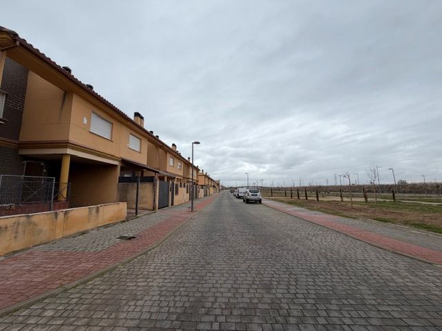 Exterior view of House or chalet for sale in Parla  with Private garden, Terrace and Storage room