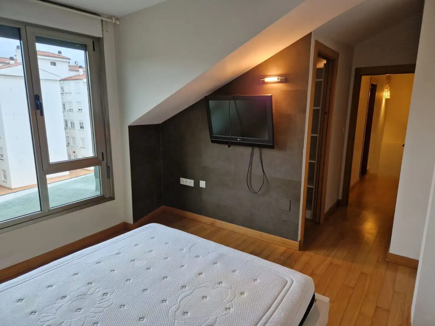 Habitación de Dúplex en venta en Torrelavega  con Aire acondicionado y Calefacción