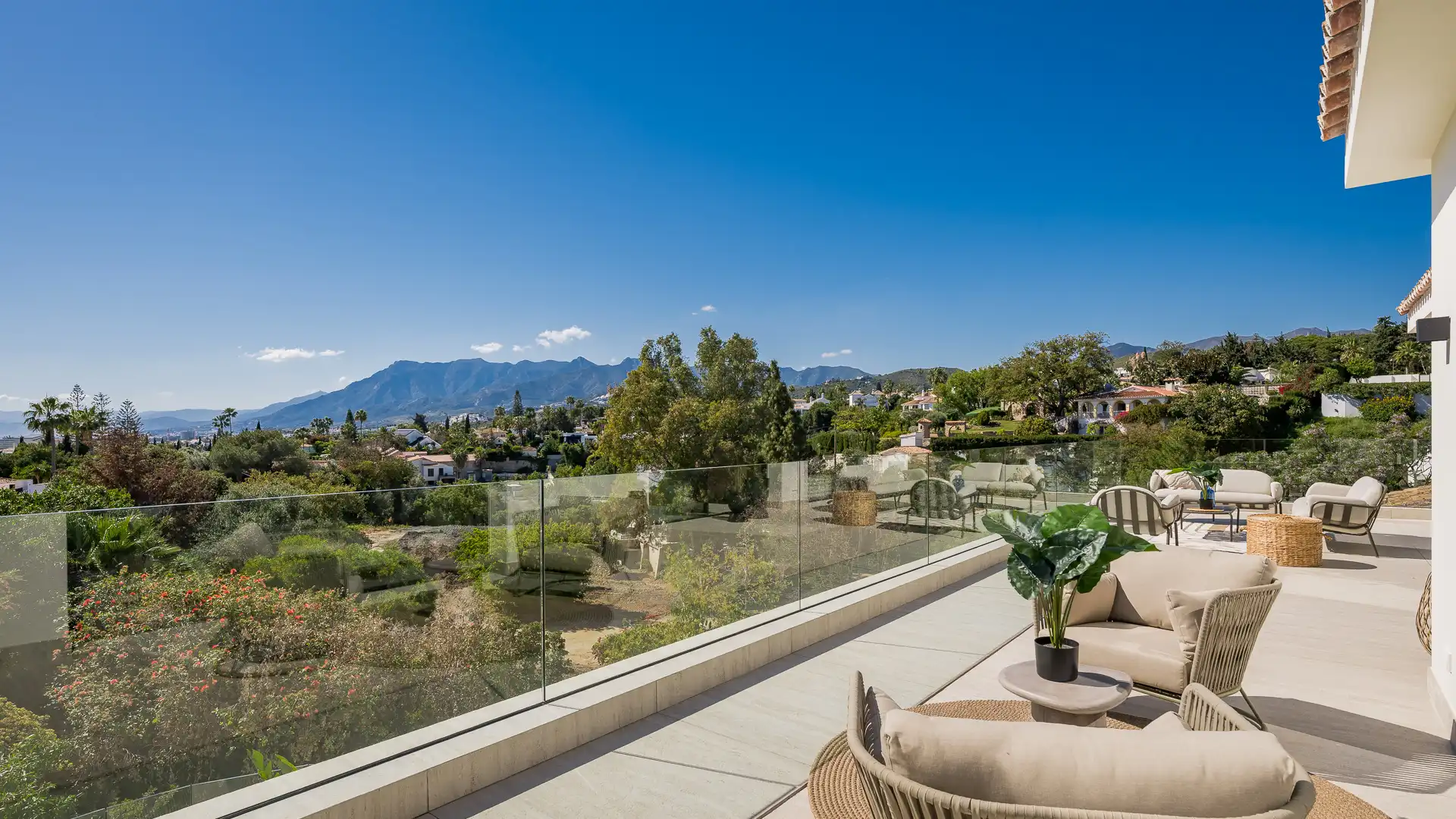 Terraza de Casa o chalet en venta en Marbella con Aire acondicionado, Jardín privado y Terraza
