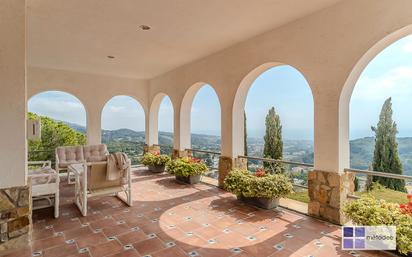 Terrace of House or chalet for sale in Alella  with Air Conditioner, Heating and Private garden