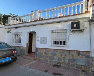 Exterior view of House or chalet for sale in Fuengirola  with Air Conditioner, Heating and Terrace