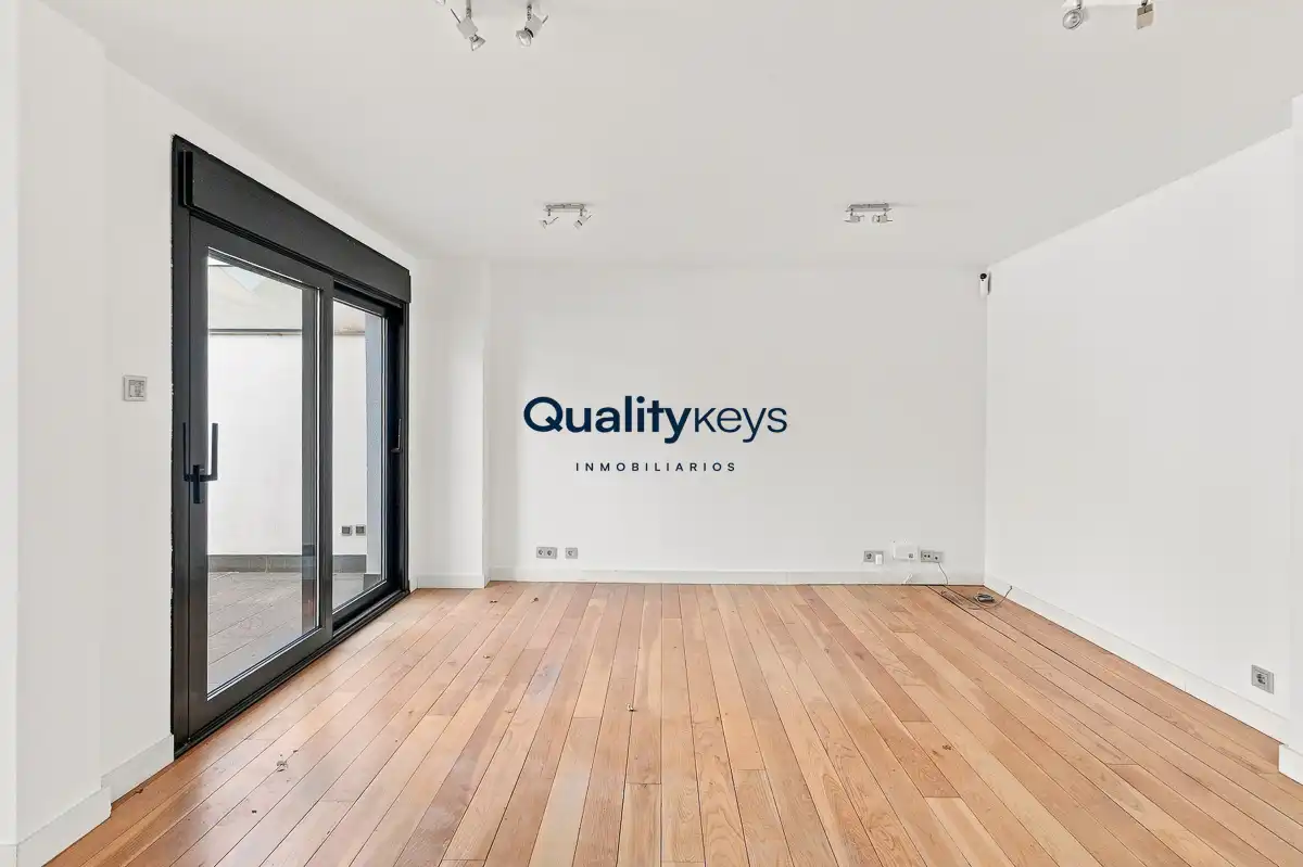 Sala de estar de Casa o chalet en venta en Madrid con Aire acondicionado, Calefacción y Jardín privado