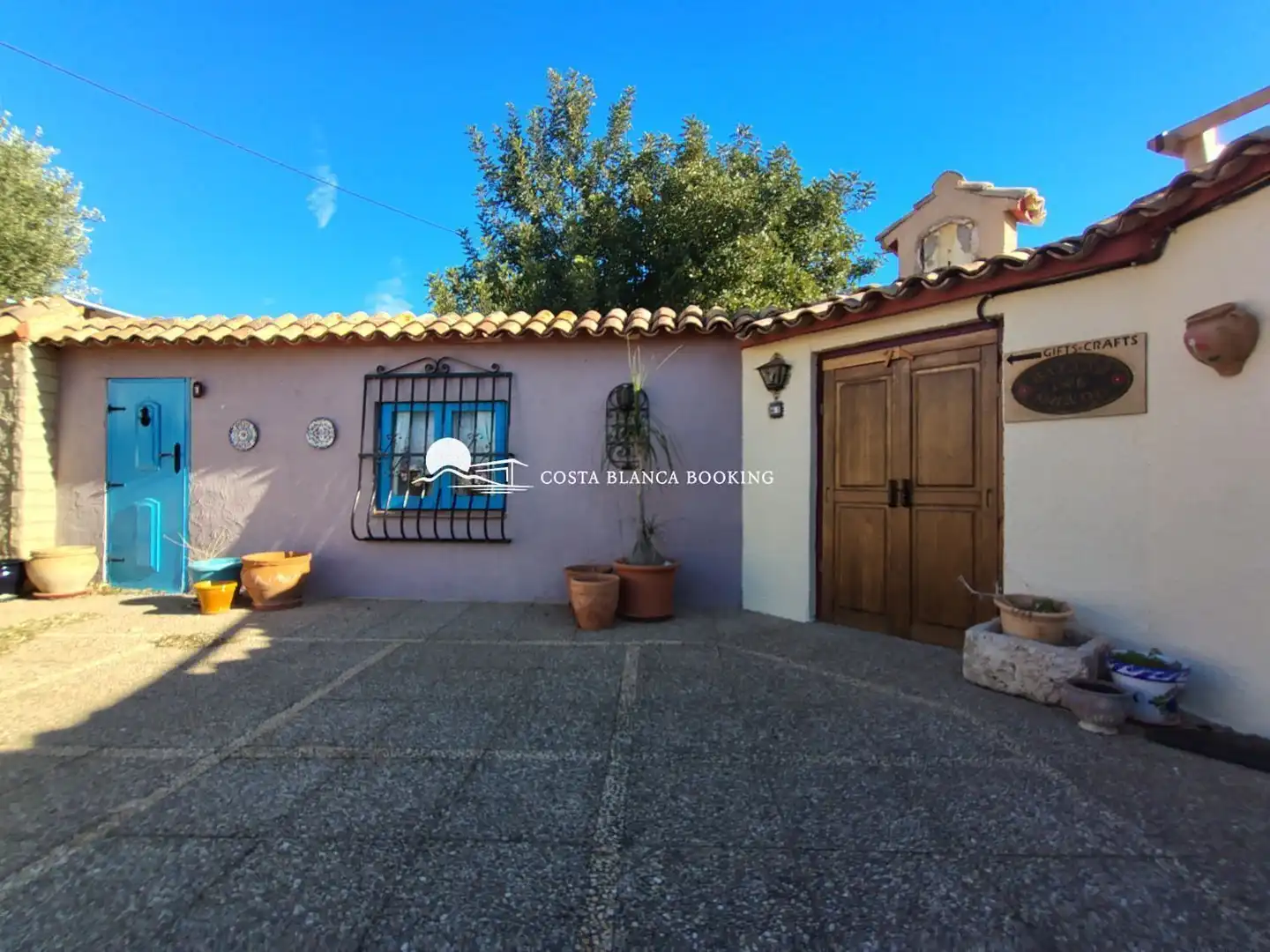 Vista exterior de Casa o xalet en venda en L'Alfàs del Pi amb Aire condicionat, Calefacció i Jardí privat